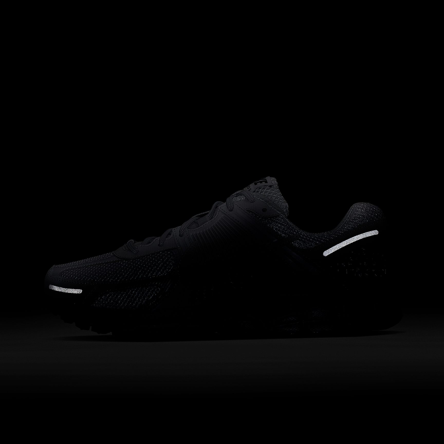 Nike Zoom Vomero 5 Men's Shoes